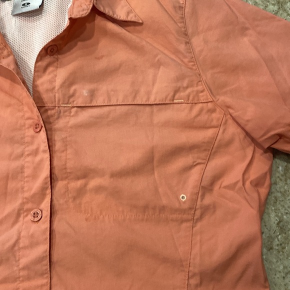 Columbia Salmon Colored Titanium Sports Shirt Size Small - Picture 5 of 9